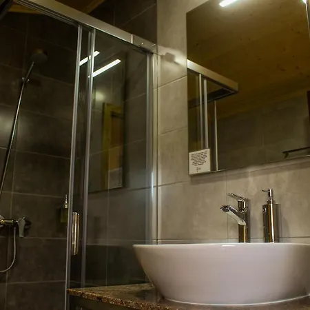 Vale Do Ceira Farma *