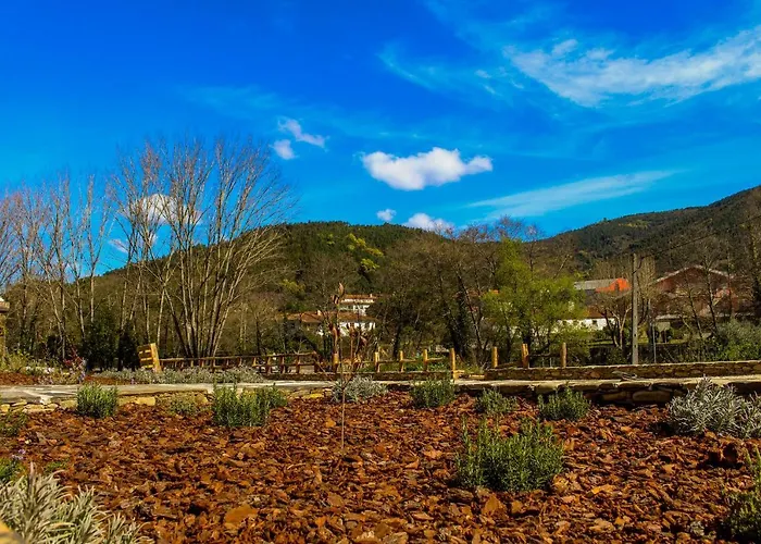 Vale Do Ceira مزرعة للإقامة *