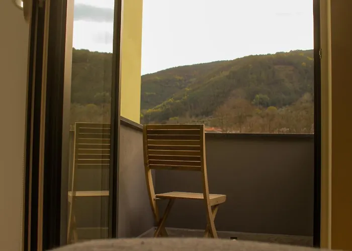 مزرعة للإقامة Vale Do Ceira