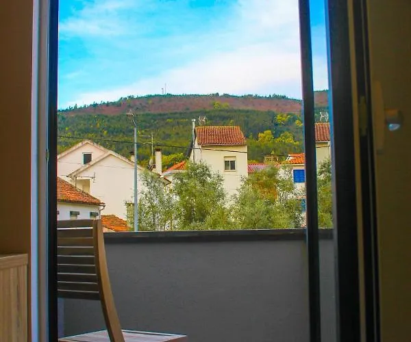 Vale Do Ceira مزرعة للإقامة Góis